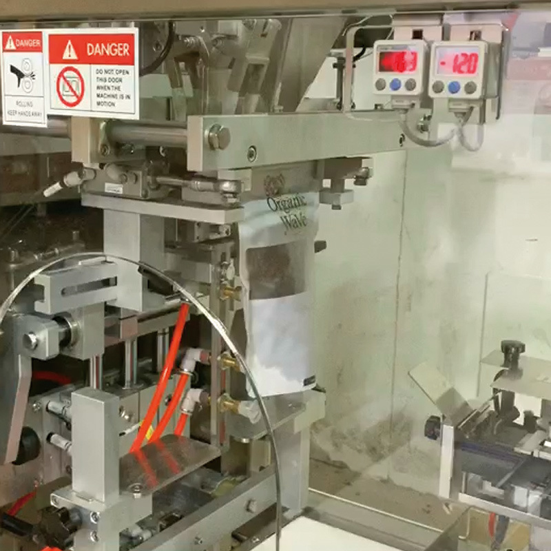 베트남 자동 커피 포장 시스템 도이팩 로스트한 커피 콩 가세트 가방 지플록 포지 포장 기계 날짜 프린터